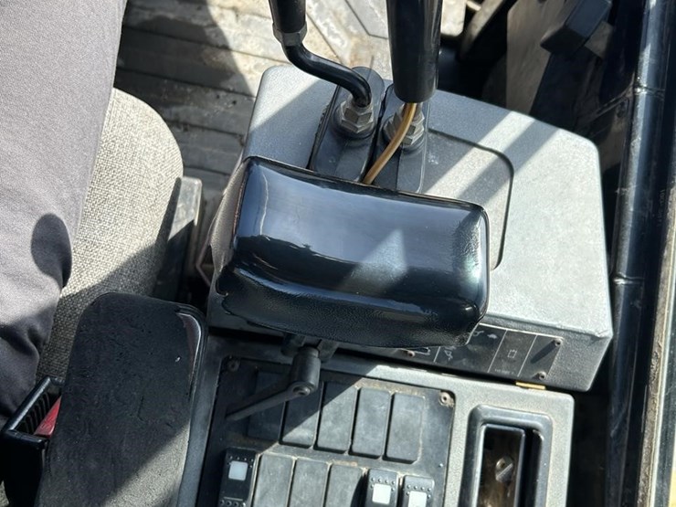 2000-caterpillar-938g-image-46