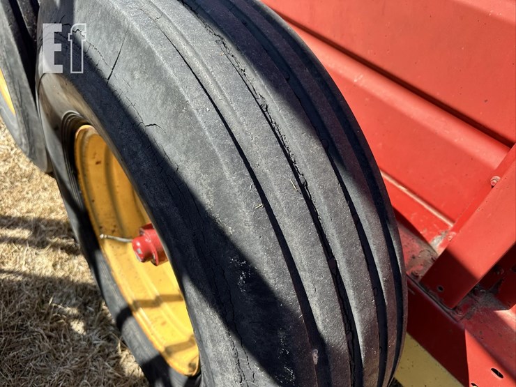 new-holland-791-image-10