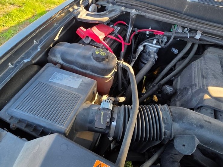 2011-chevrolet-2500-image-37