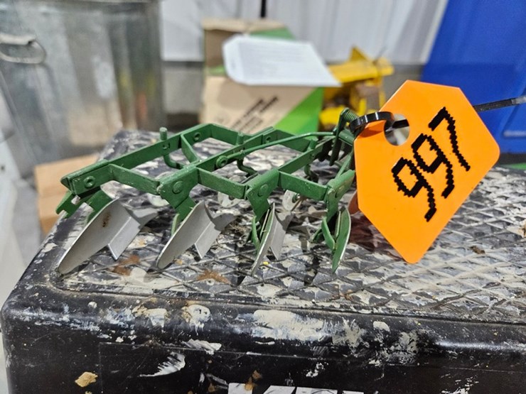 #997-•-john-deere-toy-3pt-4-bottom-plow-1/16-scale-image-4