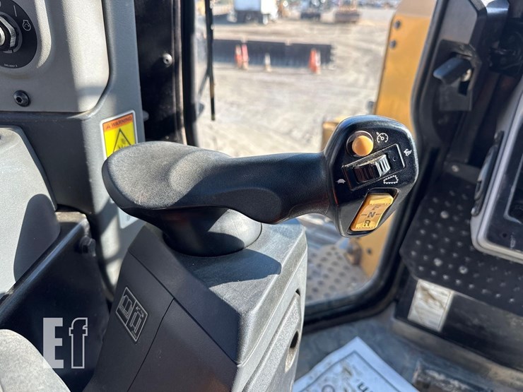 2019-caterpillar-d6-xe-lgp-image-22