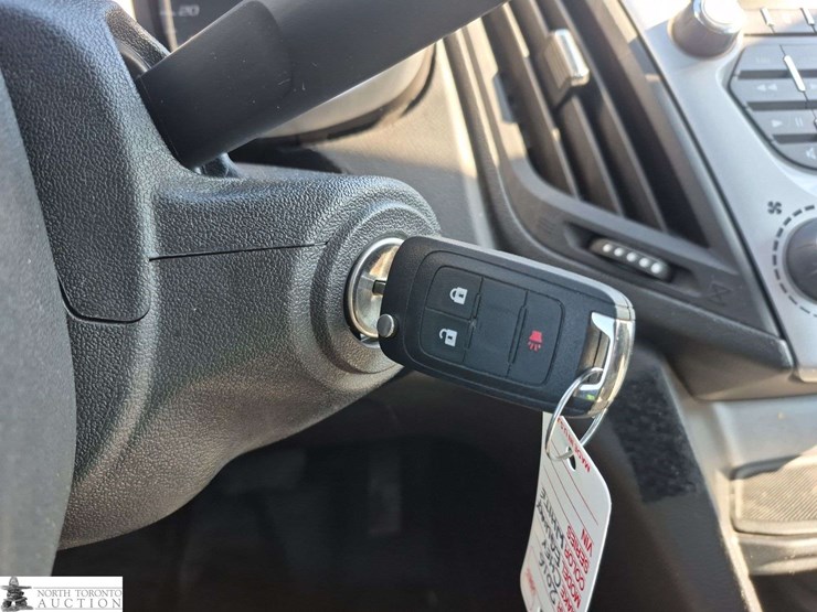 2016-chevrolet-equinox-ls-image-14