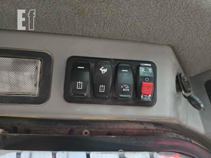 2020-caterpillar-289d3-image-19