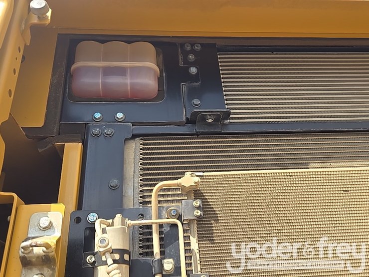 2019-caterpillar-336-image-48