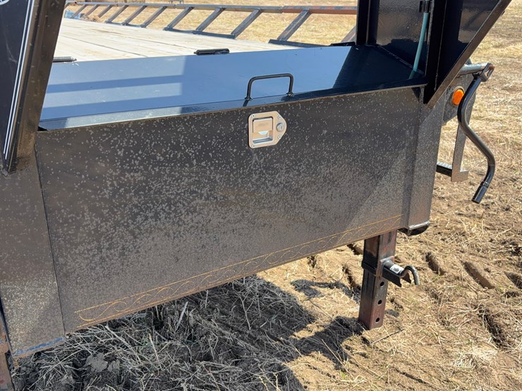 2017-load-rite-flatbed-trailer-image-7