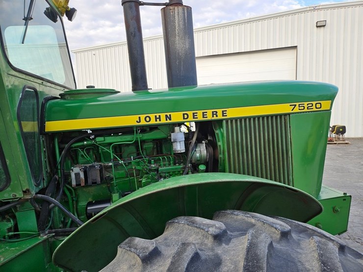 1974-john-deere-7520-image-23