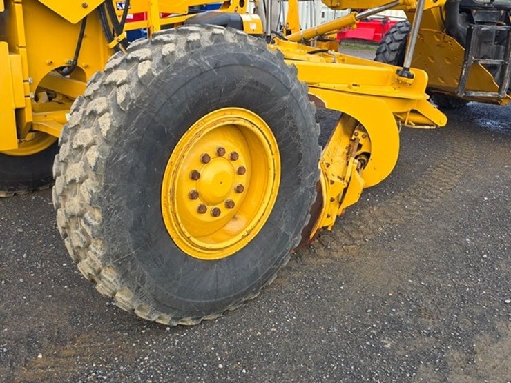 2020-caterpillar-140-image-7