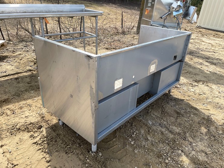 #3973-•-stainless-steel-prep-table-image-7