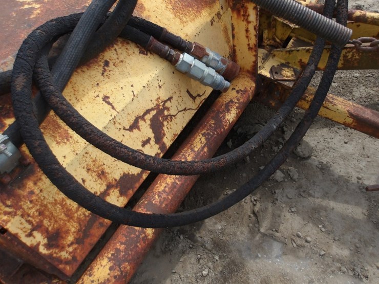 #7429-•-loader-hydraulic-broom-image-10