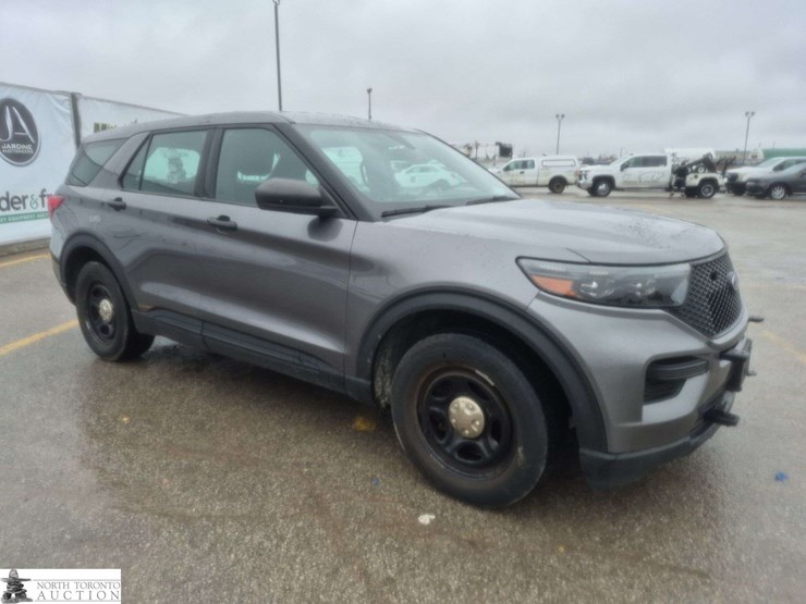 2020-ford-explorer-image-3