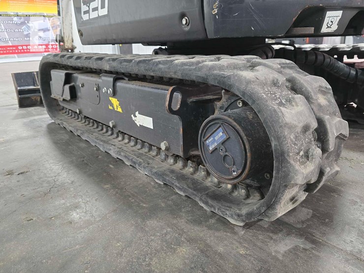 2022-bobcat-e20-image-31