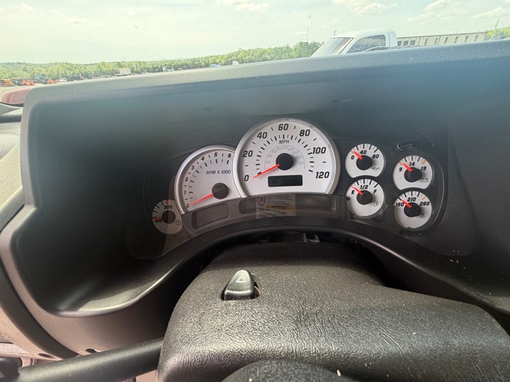 2004-hummer-h2-image-37