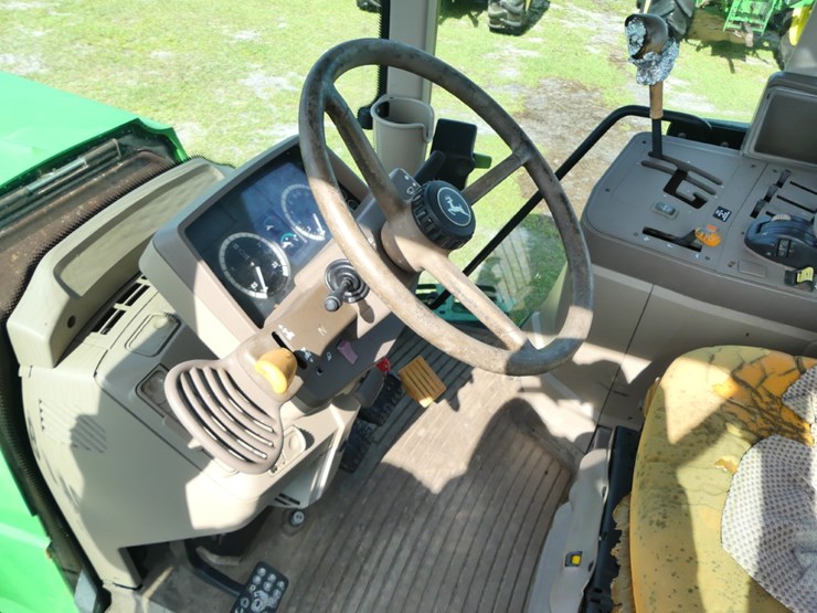 2015-john-deere-6115m-image-13