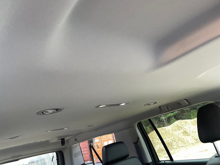 2015-chevrolet-suburban-image-59