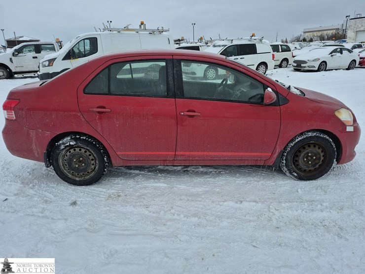 2009-toyota-yaris-base-4dr-sedan-4a-image-6