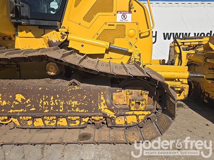 2023-komatsu-d61px-24-image-18