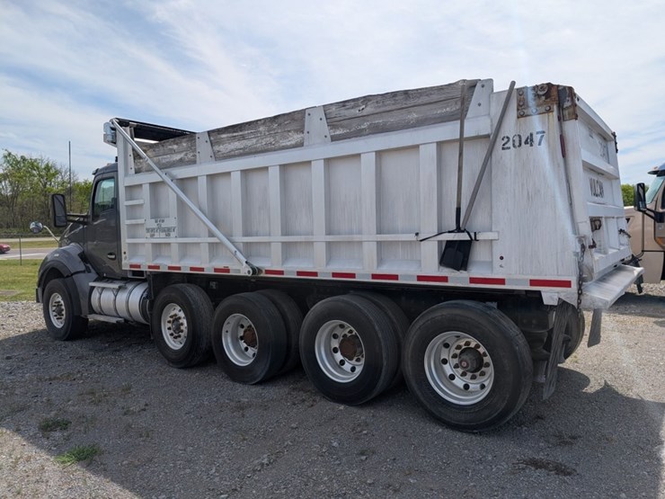 2017-kenworth-t880-image-4