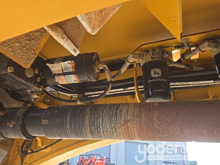 2022-deere-260e-image-56