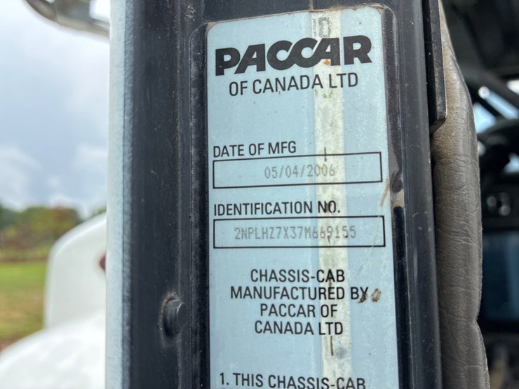 2007-peterbilt-335-image-7
