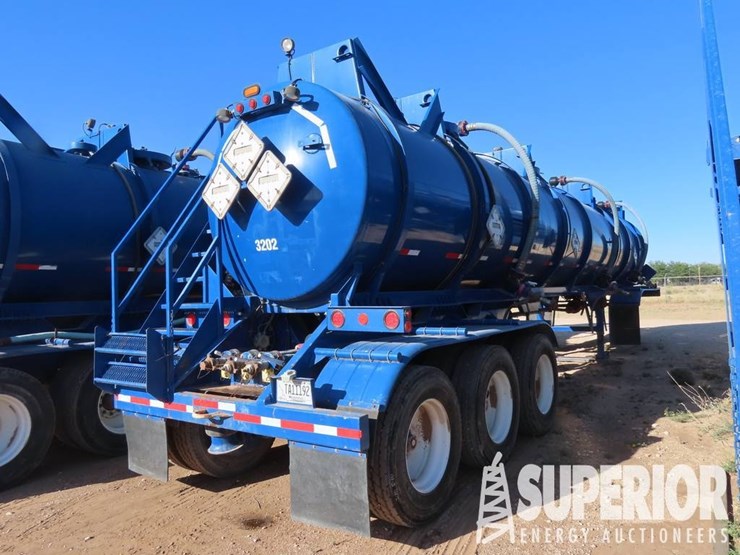 (x)-(1-9)-2016-worley-8,000-gal-3-axle-transport-t...-image-3