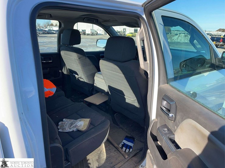 2018-chevrolet-silverado-1500-image-23