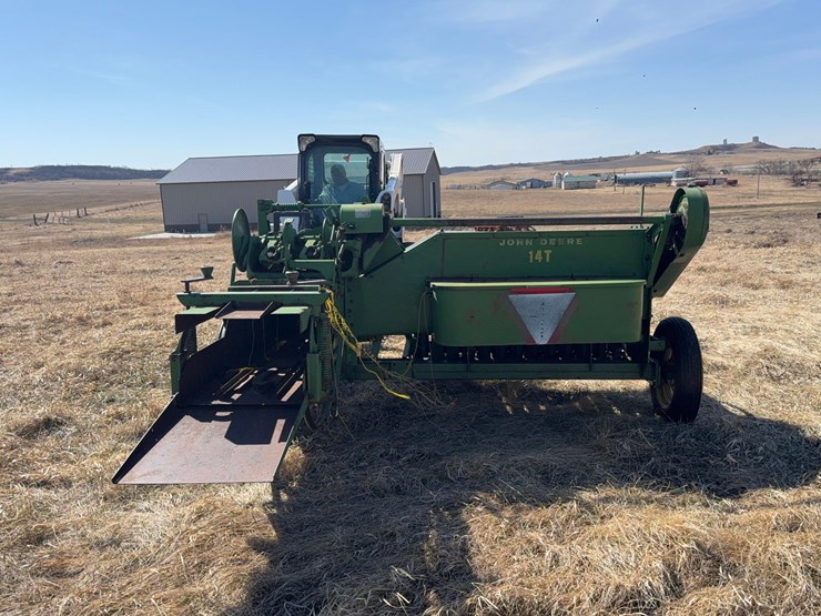 john-deere-14t-square-baler-image-2