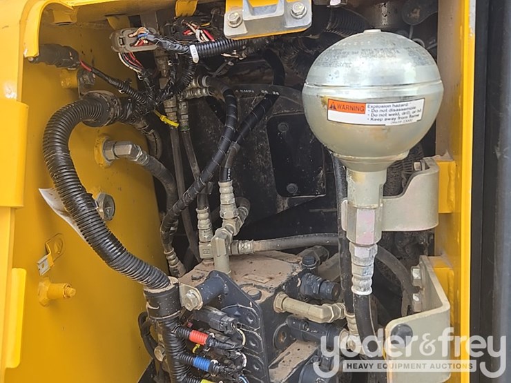 2014-komatsu-d61px-23-image-56