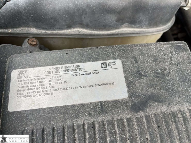 2016-chevrolet-tahoe-image-21