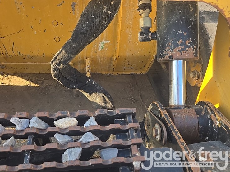 2021-caterpillar-289d3-image-27