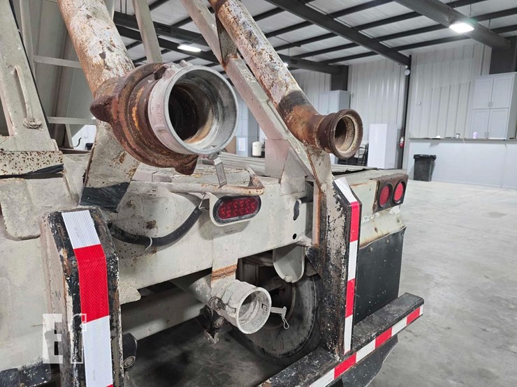 40-foot-pneumatic-tank-trailer-image-15