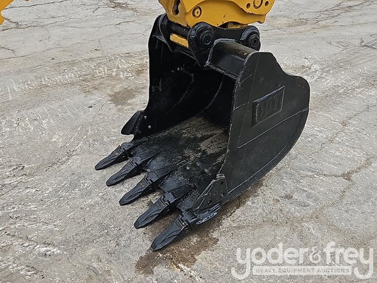 2018-caterpillar-305.5-image-37