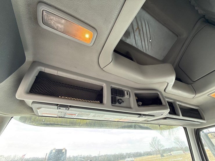 #31956-•-2012-volvo-vnl-tandem-axle-truck-tractor-image-18