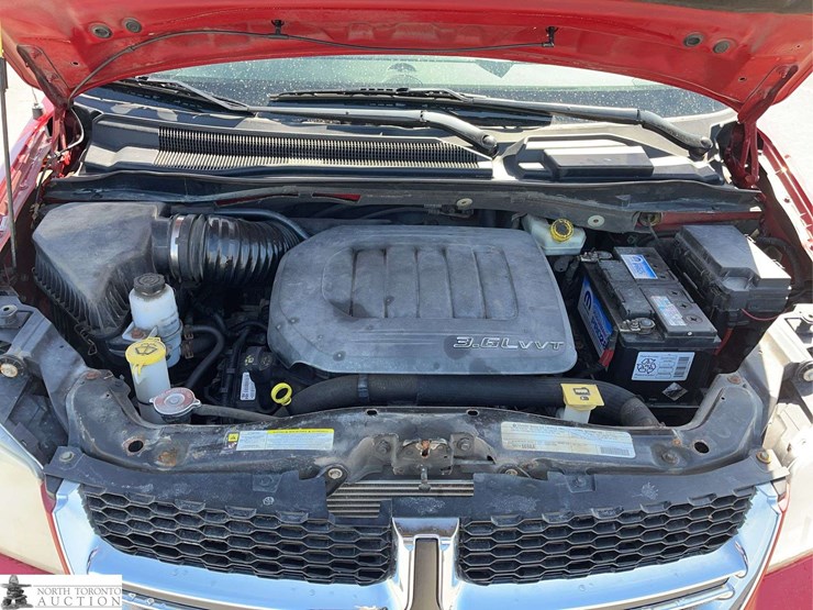 2012-dodge-grand-caravan-crew-image-10