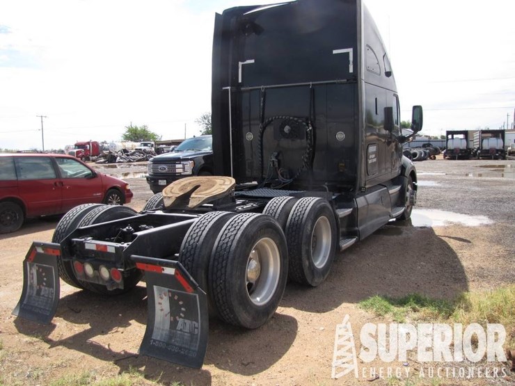 2011-kenworth-t700-image-11