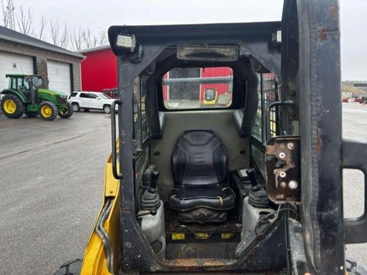 2009-caterpillar-232b2-image-17