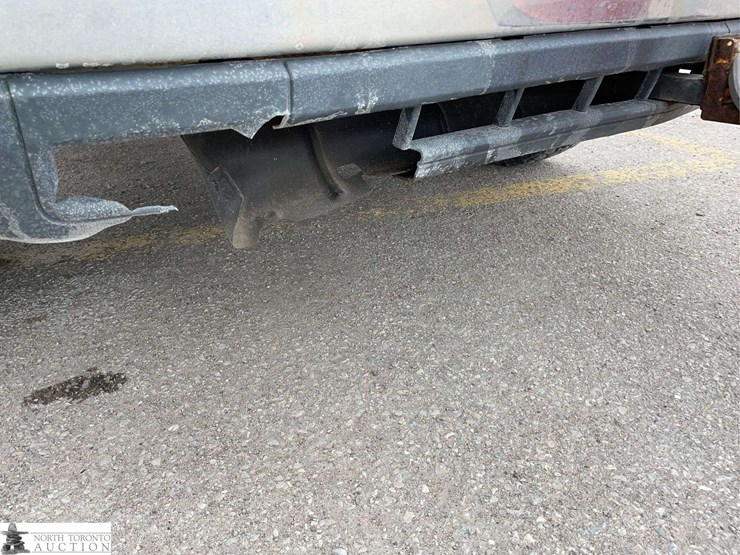 2012-ford-cargo-image-30