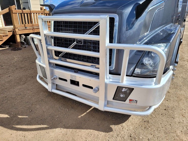 2018-volvo-vnl-conventional-new-generation-image-2