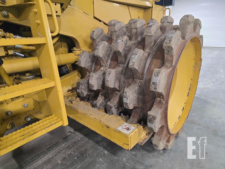 2015-caterpillar-815f-2-image-17
