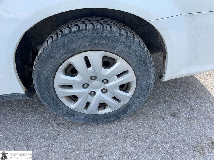 2014-dodge-grand-caravan-sxt-image-20