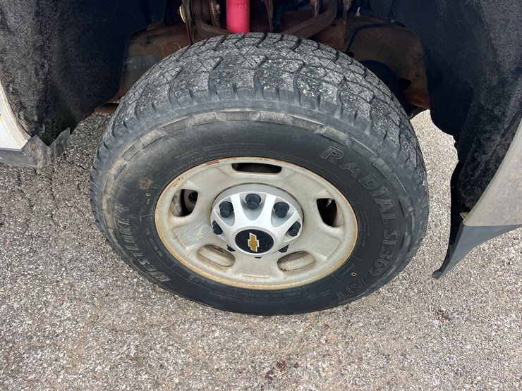 2016-chevrolet-silverado-2500hd-image-11