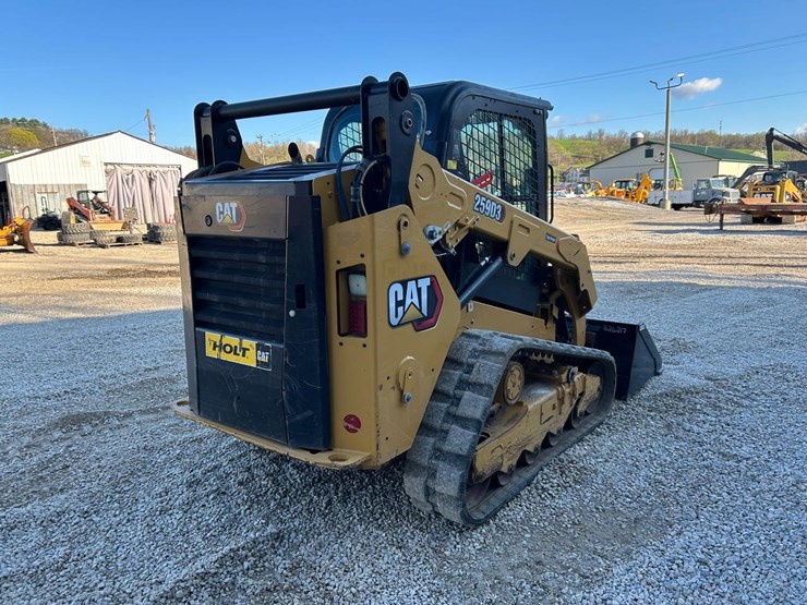 2023-caterpillar-259d3-image-4