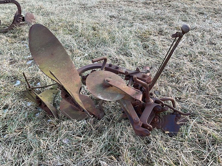 two-bottom-fordson-plow-image-1