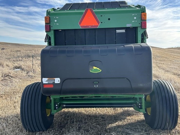 2019-john-deere-560m-image-4