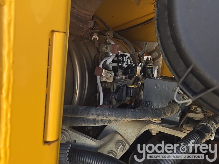 2023-komatsu-d61px-24-image-56