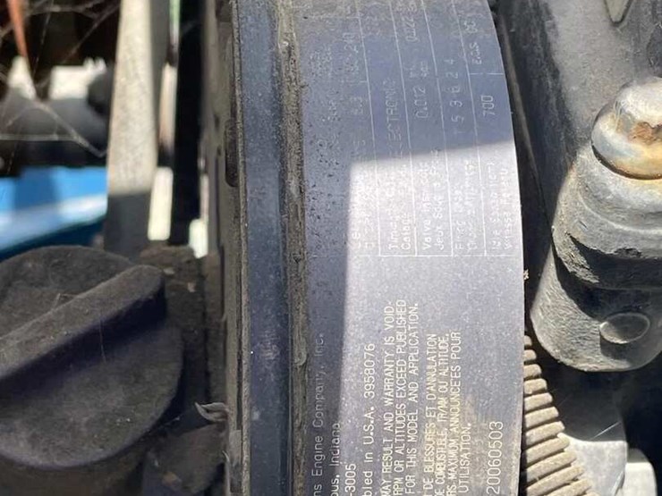 2007-peterbilt-335-image-8