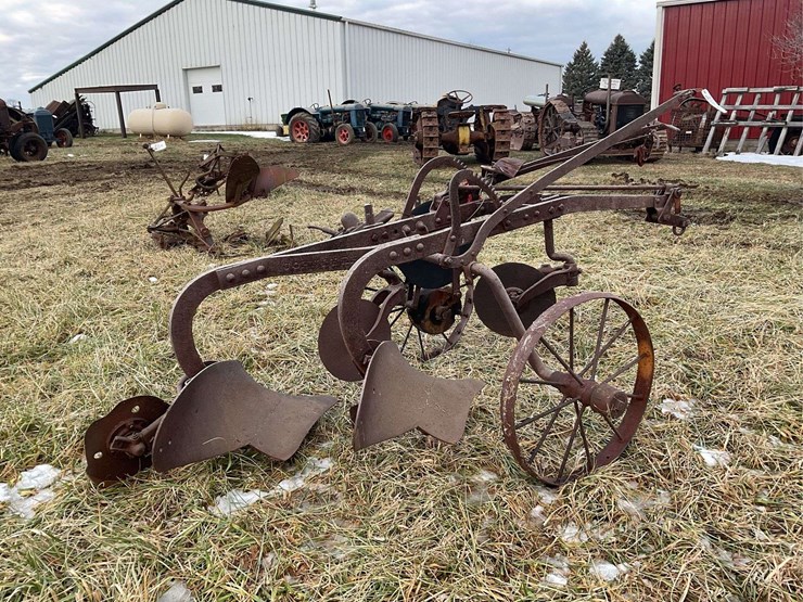 two-bottom-plow-image-3