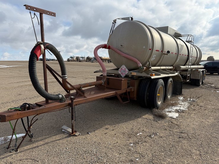 2009-heil-trailer-image-1