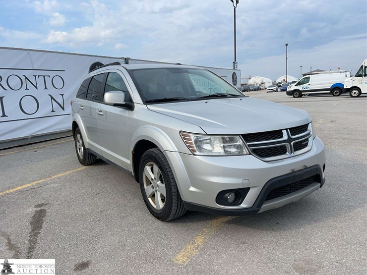 2011-dodge-journey-image-3