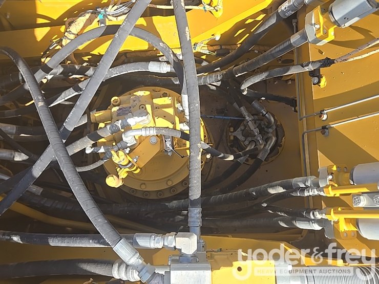 2019-caterpillar-336-image-65