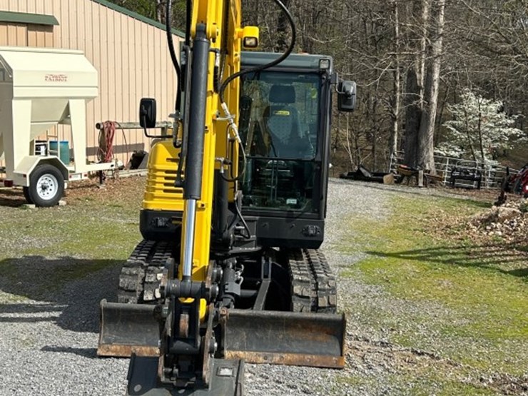 2024-new-holland-e57c-image-8